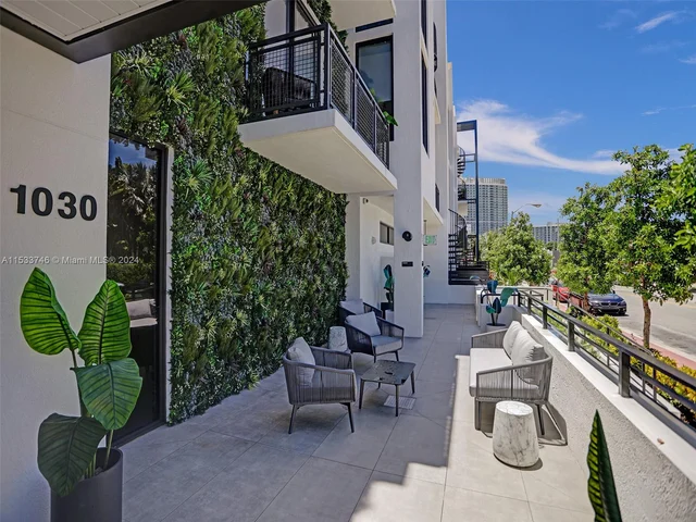 1030 15th St # 207, Miami Beach FL 33139