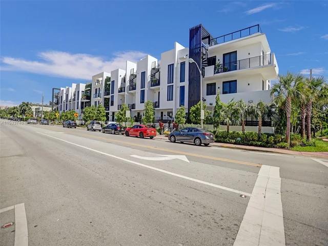 1030 15th St # 207, Miami Beach FL 33139