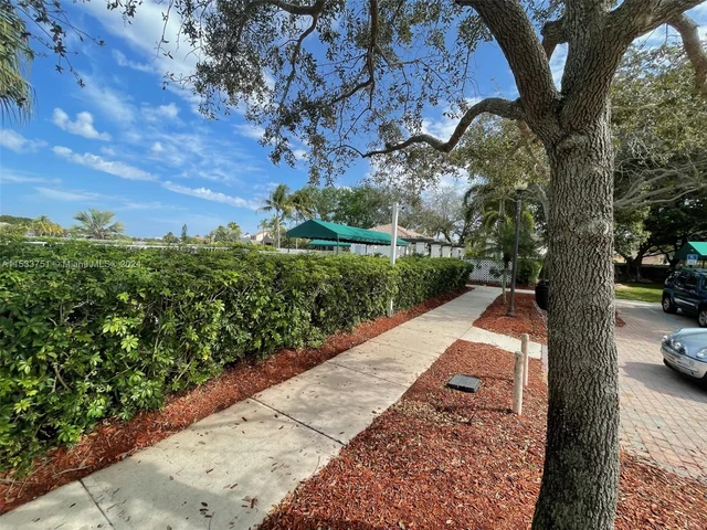 770 Stanton Dr, Weston FL 33326