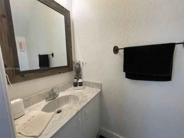 770 Stanton Dr, Weston FL 33326