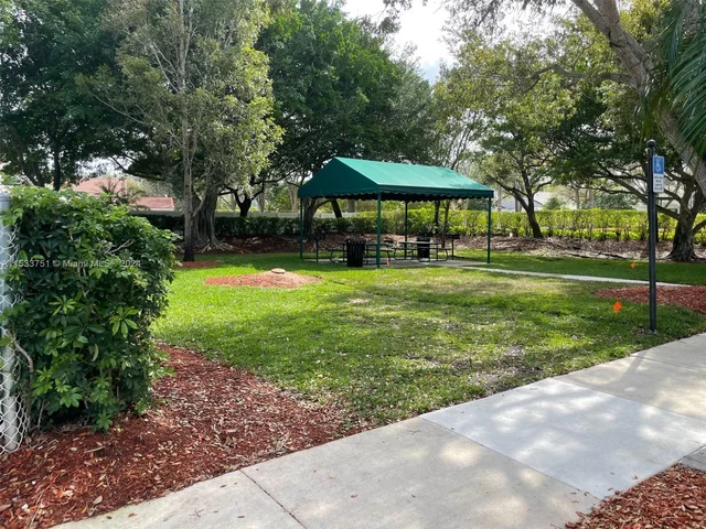 770 Stanton Dr, Weston FL 33326