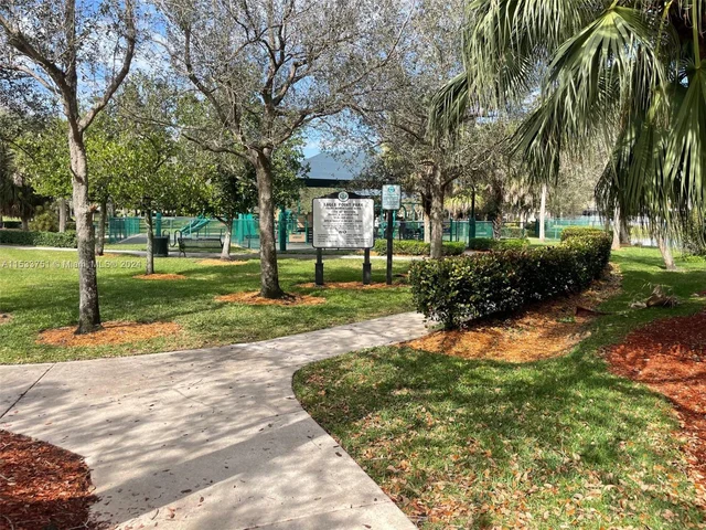 770 Stanton Dr, Weston FL 33326