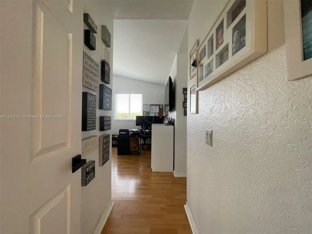 770 Stanton Dr, Weston FL 33326