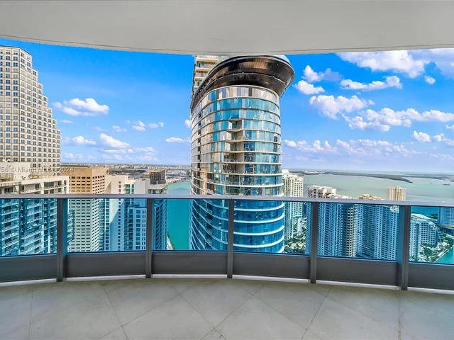 200 Biscayne Boulevard Way # 4501, Miami FL 33131
