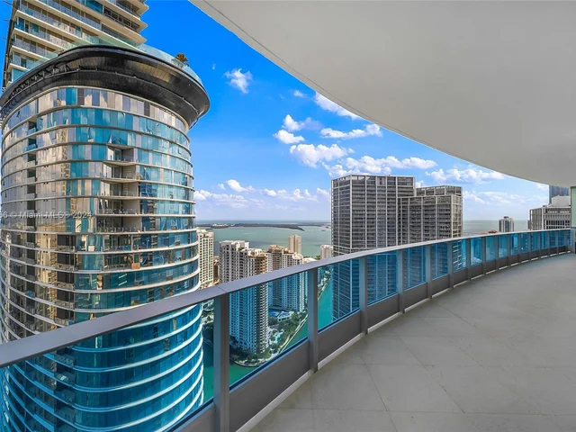 200 Biscayne Boulevard Way # 4501, Miami FL 33131