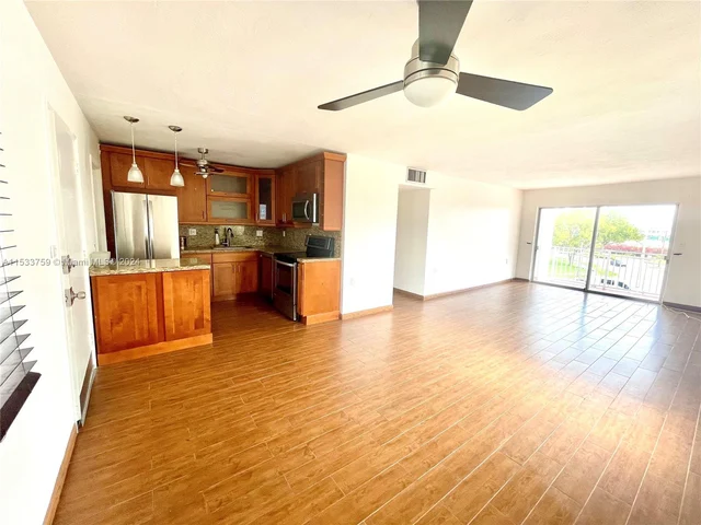 1631 NE 114th St # 301, Miami FL 33181