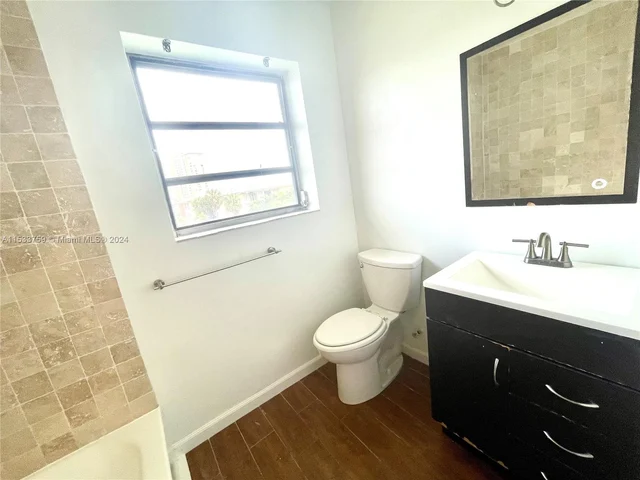 1631 NE 114th St # 301, Miami FL 33181