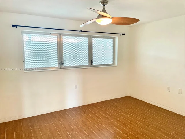 1631 NE 114th St # 301, Miami FL 33181