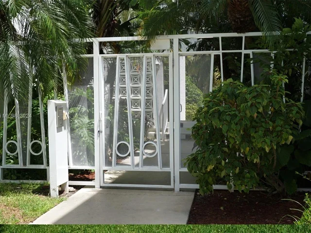 1631 NE 114th St # 301, Miami FL 33181