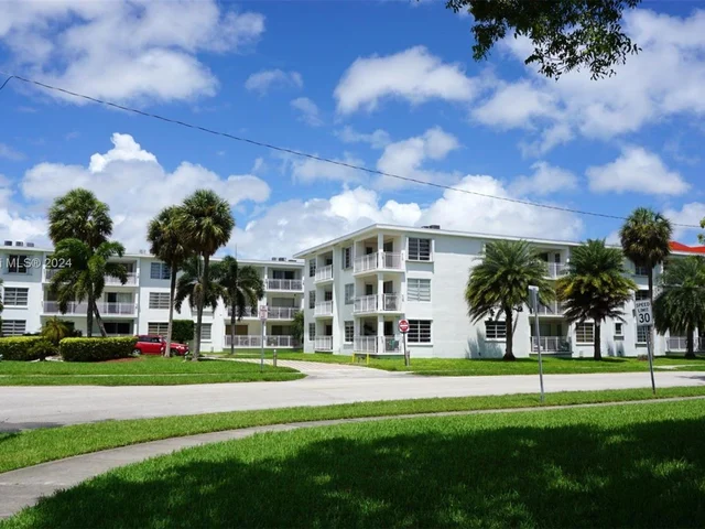 1631 NE 114th St # 301, Miami FL 33181