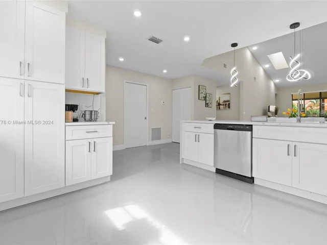 7779 La Mirada Dr, Boca Raton FL 33433