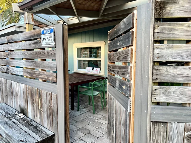 2220 Roosevelt St, Hollywood FL 33020