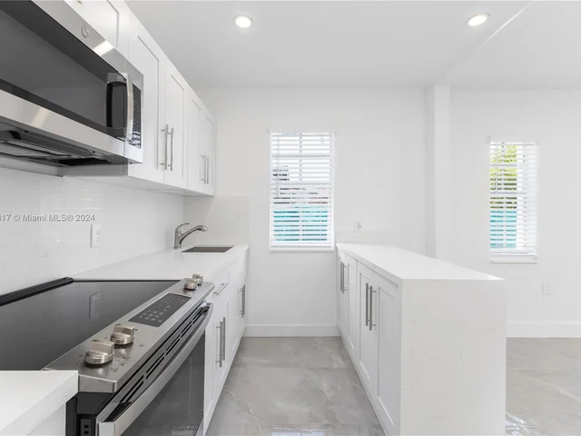 2320 NW 55th St # 2320, Miami FL 33142