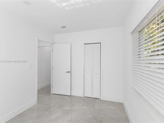 2320 NW 55th St # 2320, Miami FL 33142