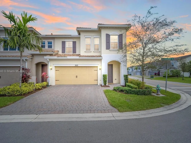 5103 Eucalyptus Dr, Hollywood FL 33021