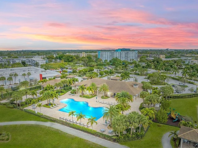 5103 Eucalyptus Dr, Hollywood FL 33021