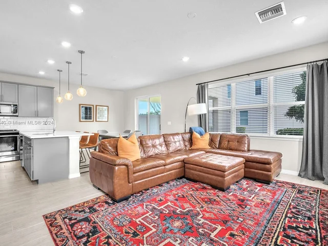 5103 Eucalyptus Dr, Hollywood FL 33021