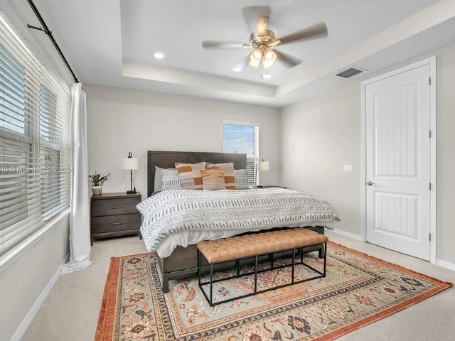 5103 Eucalyptus Dr, Hollywood FL 33021