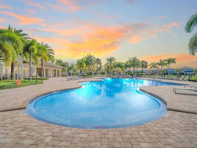 5103 Eucalyptus Dr, Hollywood FL 33021