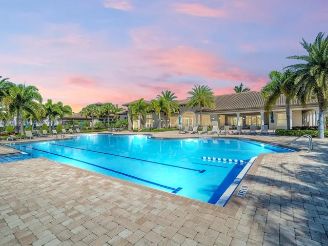 5103 Eucalyptus Dr, Hollywood FL 33021