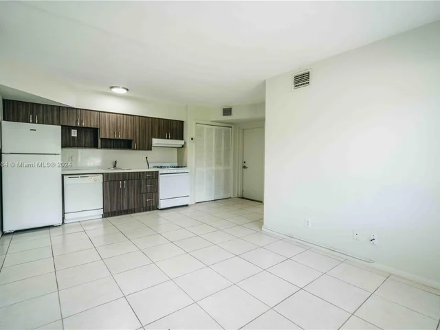 666 NE 80th St # 6, Miami FL 33138