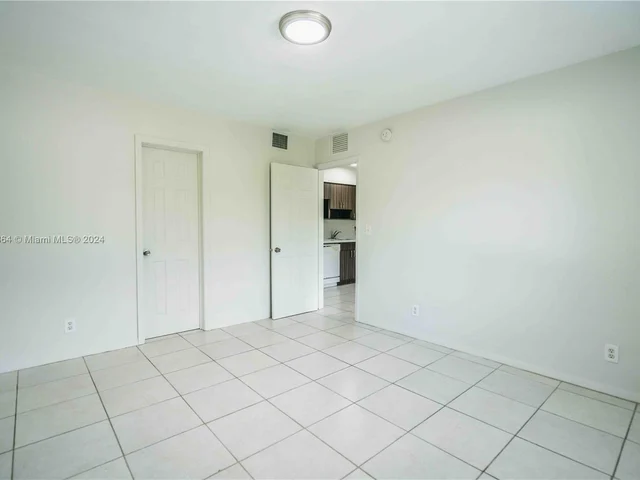 666 NE 80th St # 6, Miami FL 33138