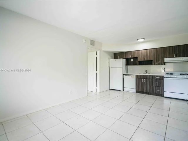 666 NE 80th St # 6, Miami FL 33138