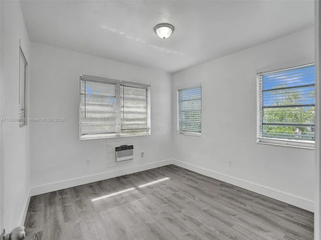 4172 Chase Ave # 12, Miami Beach FL 33140