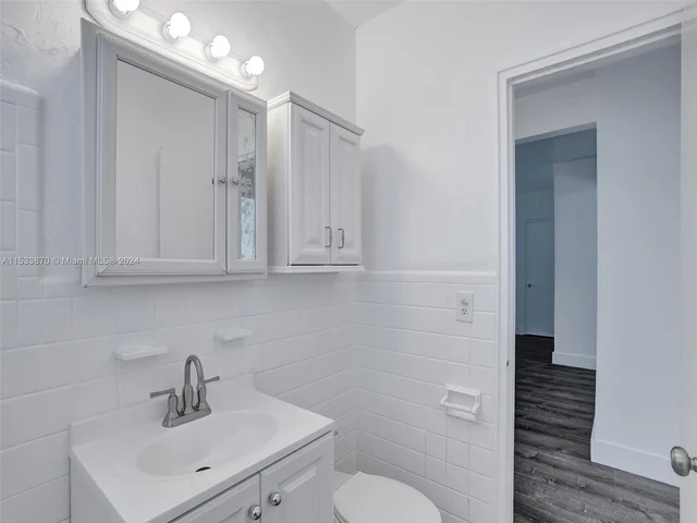 4172 Chase Ave # 12, Miami Beach FL 33140