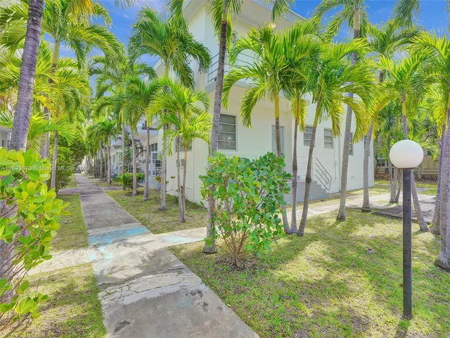 4172 Chase Ave # 12, Miami Beach FL 33140