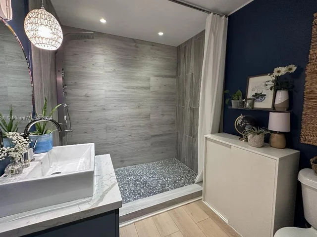 540 SW 8th Ct, Miami FL 33130