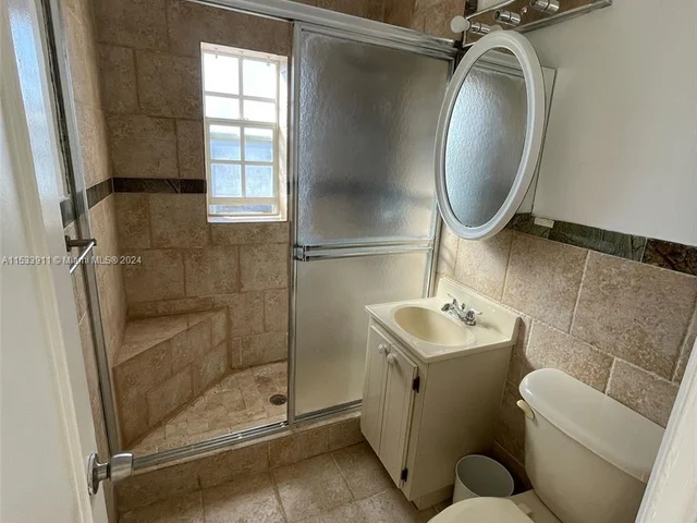 555 SW 16th Ave # 14, Miami FL 33135