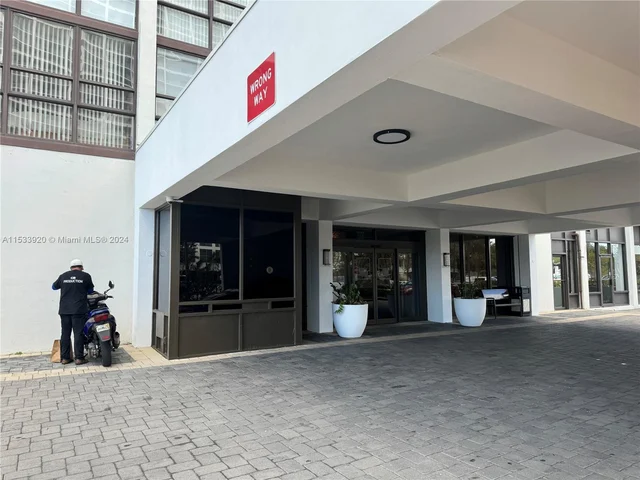 600 NE 36th St # 1109, Miami FL 33137