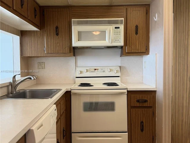 600 NE 36th St # 1109, Miami FL 33137