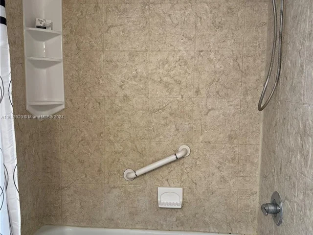 600 NE 36th St # 1109, Miami FL 33137