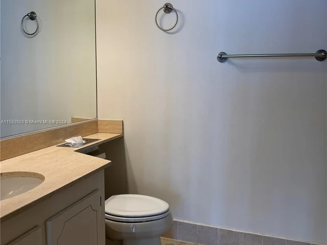 600 NE 36th St # 1109, Miami FL 33137