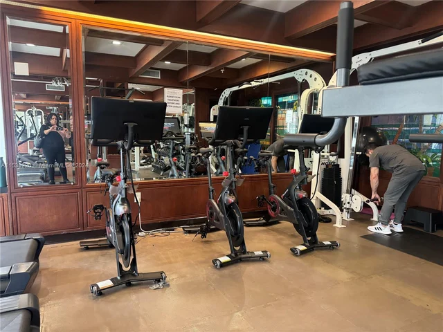 600 NE 36th St # 1109, Miami FL 33137