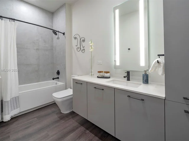 6970 SW 40th St # 308, Miami FL 33155