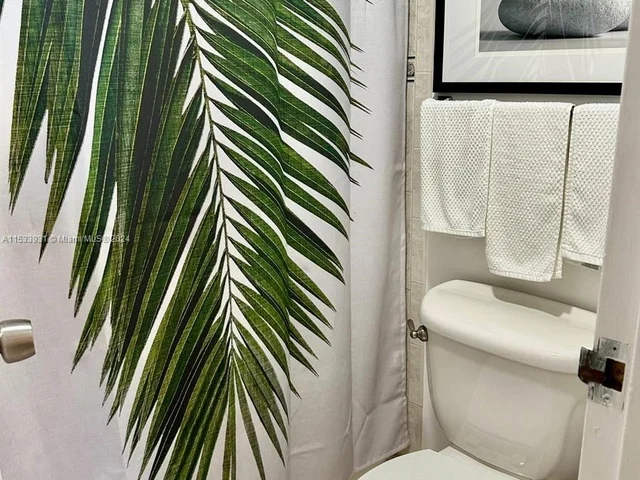 100 Bayview Dr # 1610, Sunny Isles Beach FL 33160