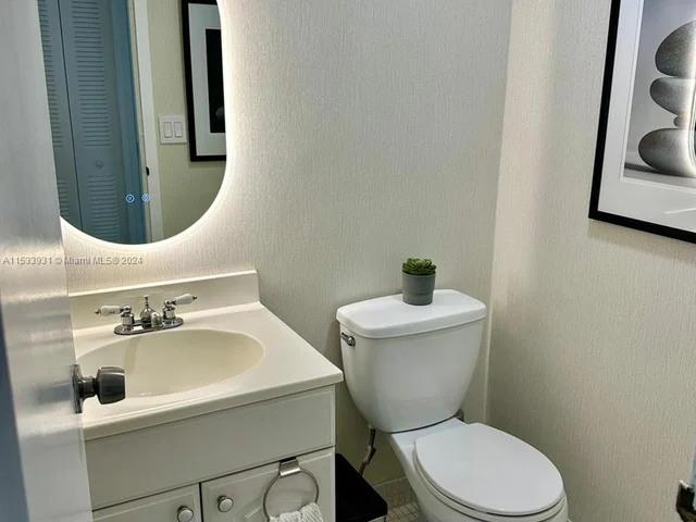 100 Bayview Dr # 1610, Sunny Isles Beach FL 33160