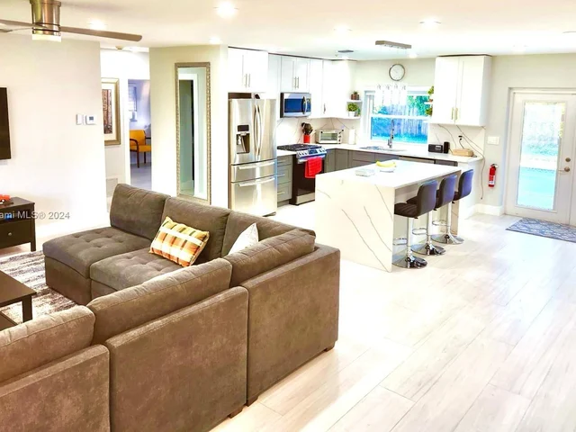 1520 NE 52nd St, Fort Lauderdale FL 33334