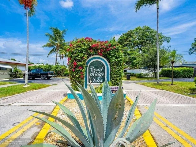 1520 NE 52nd St, Fort Lauderdale FL 33334