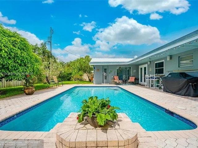1520 NE 52nd St, Fort Lauderdale FL 33334