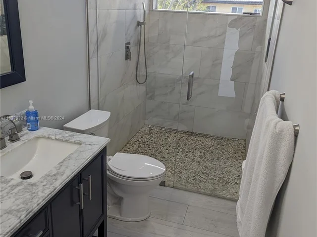 1520 NE 52nd St, Fort Lauderdale FL 33334