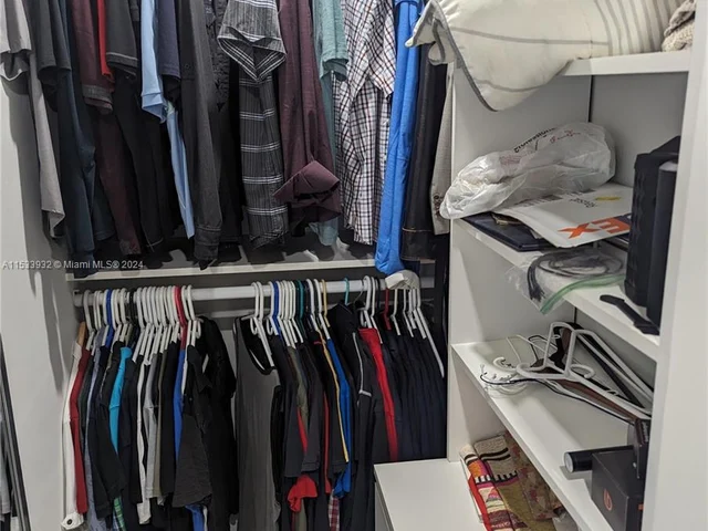 1520 NE 52nd St, Fort Lauderdale FL 33334