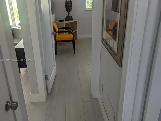 1520 NE 52nd St, Fort Lauderdale FL 33334