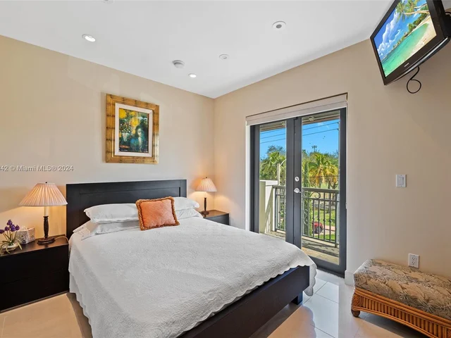 422 Fernwood Rd # 422, Key Biscayne FL 33149