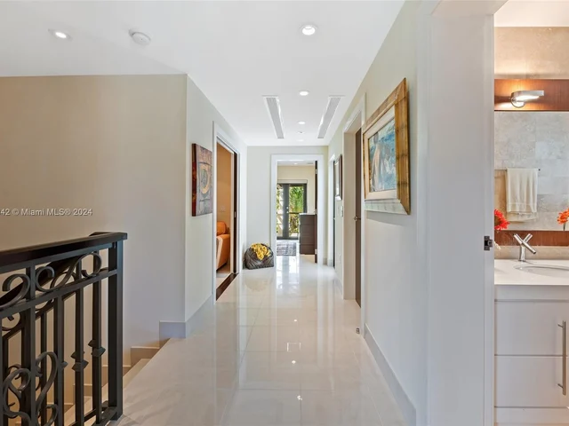 422 Fernwood Rd # 422, Key Biscayne FL 33149