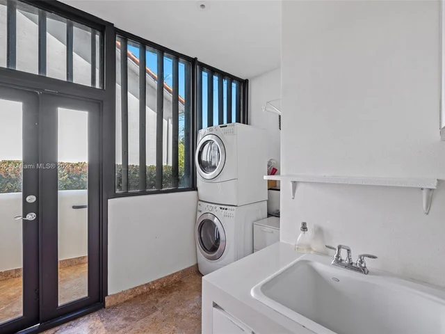 422 Fernwood Rd # 422, Key Biscayne FL 33149