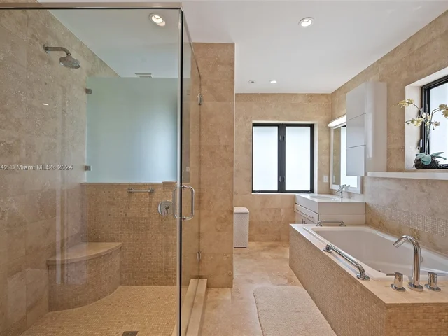 422 Fernwood Rd # 422, Key Biscayne FL 33149